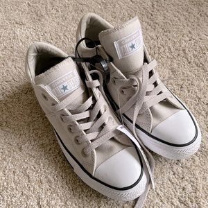 New Converse Sneaker Flats Women Sz 6.5